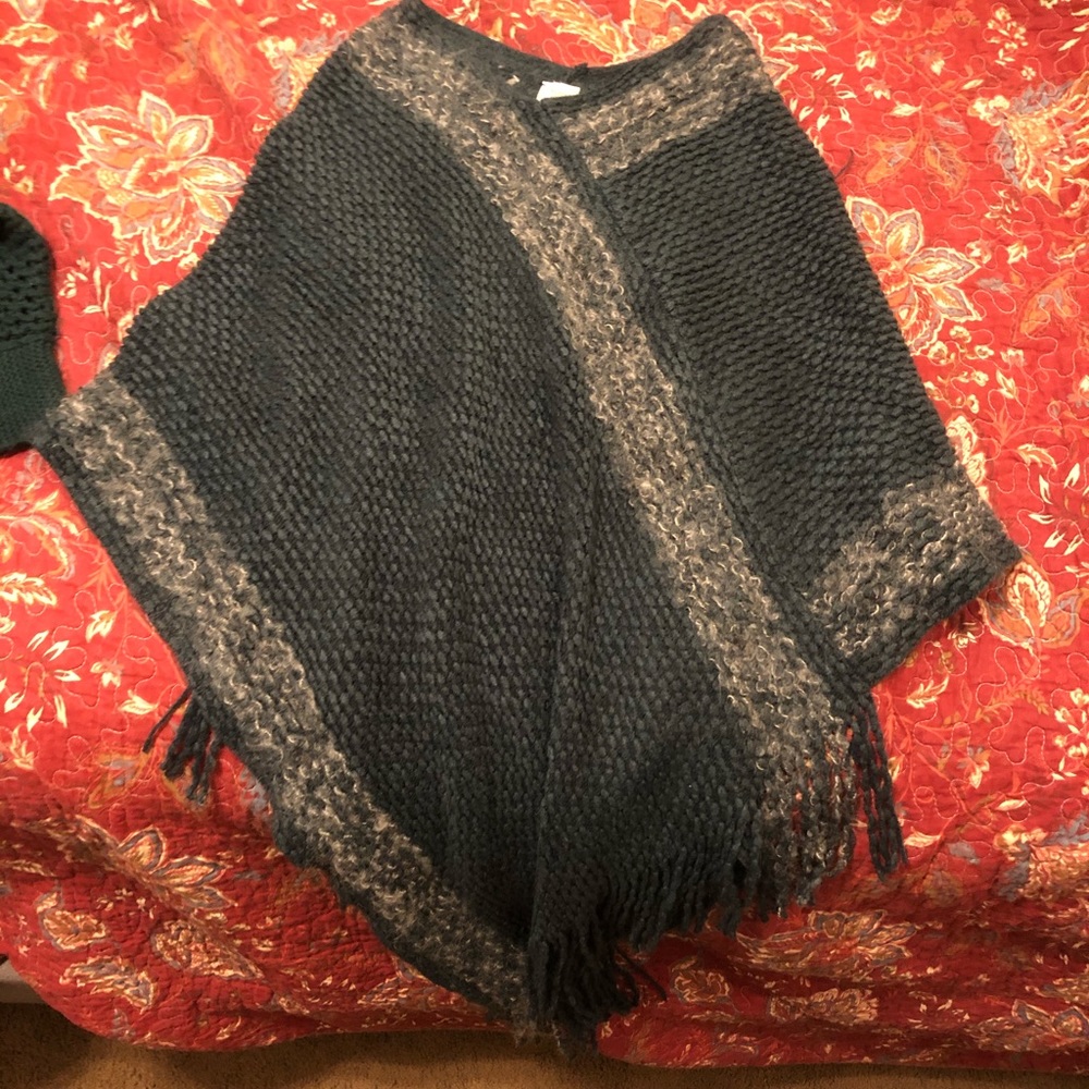 Women’s poncho